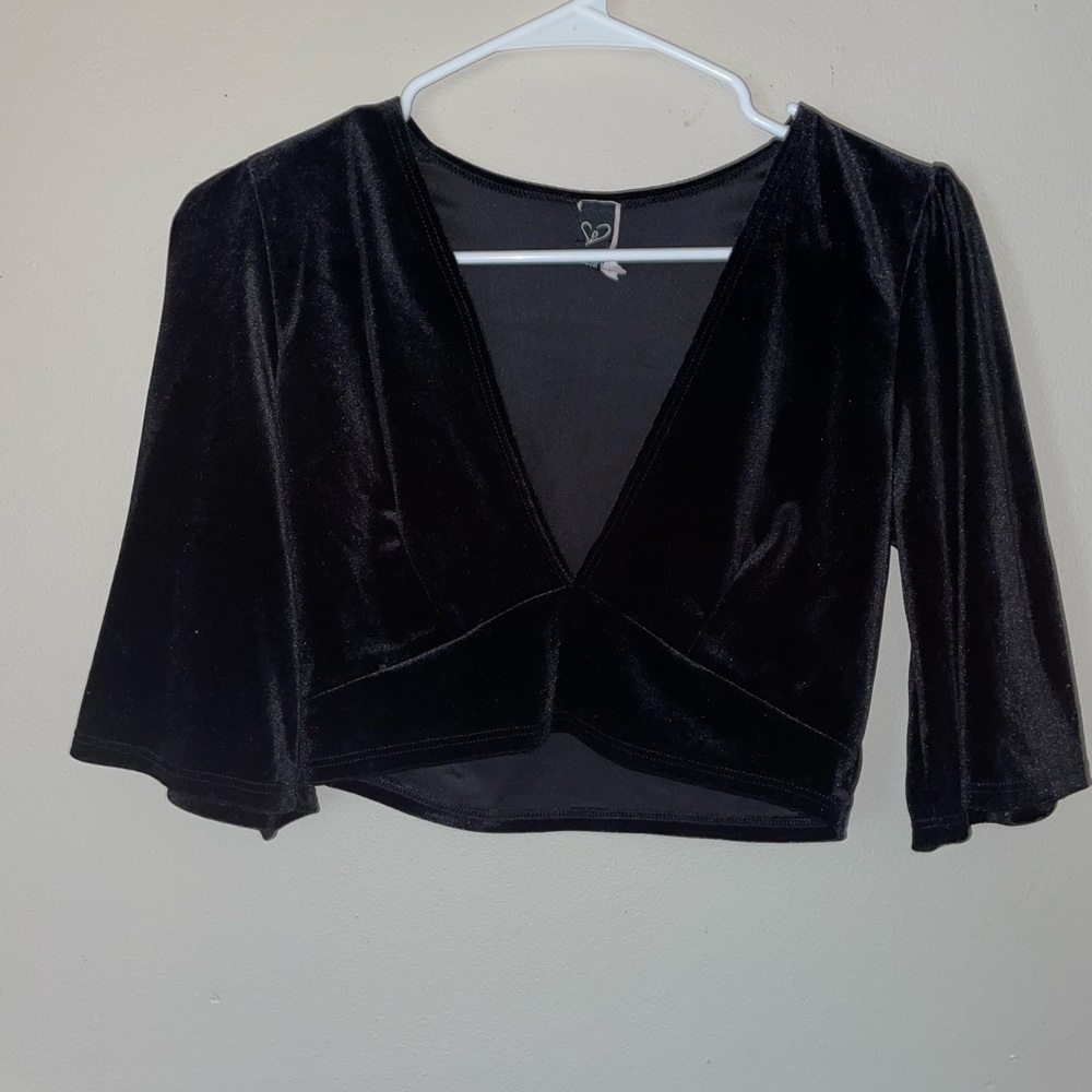 Black super cute shirt